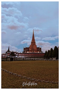 the grand palace in bangkok, thailand