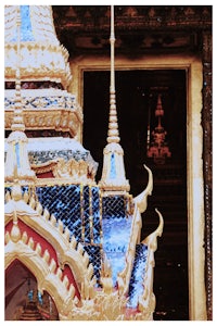 a statue of a buddhist temple in thailand